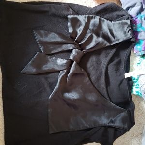 Black bow t shirt